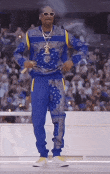 tenor.gif