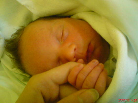 Amelka  cztery dni po urodzeniu