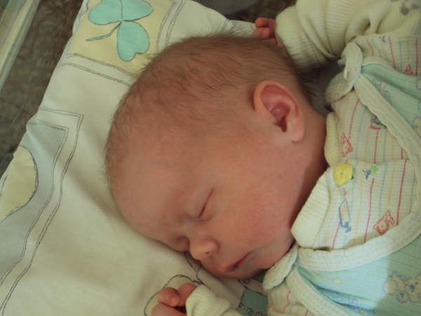 Amelka dwie godzinki po urodzeniu:):)