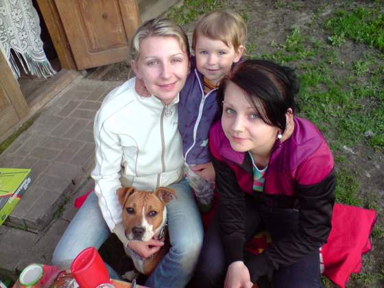 My, czyli od lewej Ja Ewa, pies Hera, Blaneczka i ciocia Celka:)