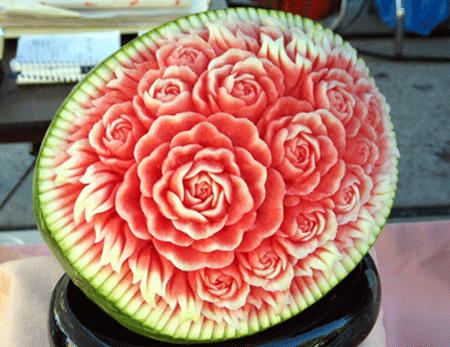 gallery6746fruitcarving.JPG